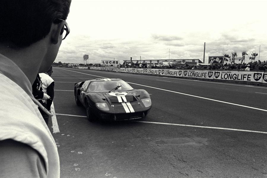  Ford GT40 (Mk II) 1965 года  (фото 40 из 118)